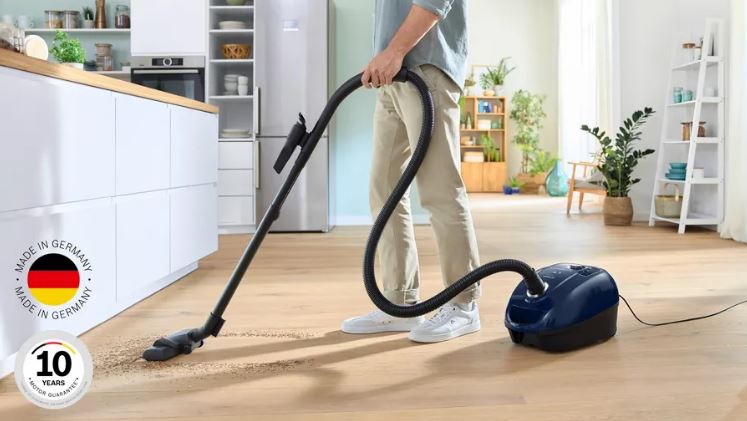 Bosch 2000W Blue Bag Vacuum Cleaner BGL38WBU3H Disp - Metro Homecentre Menlyn