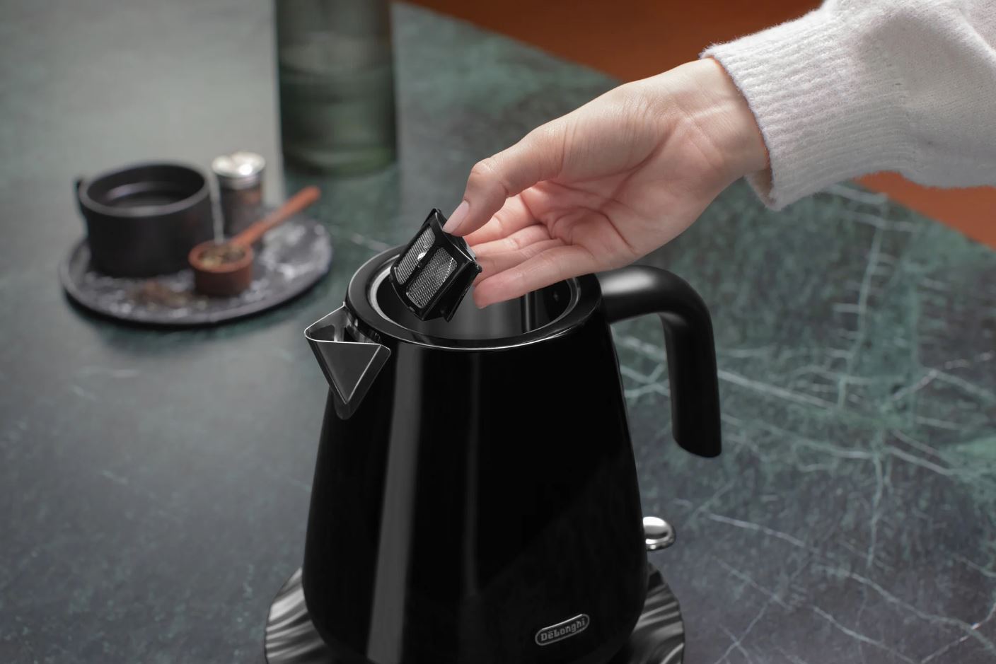 Delonghi Eclettica 1 - 7L Black Kettle KBY2001BK - Metro Homecentre Menlyn