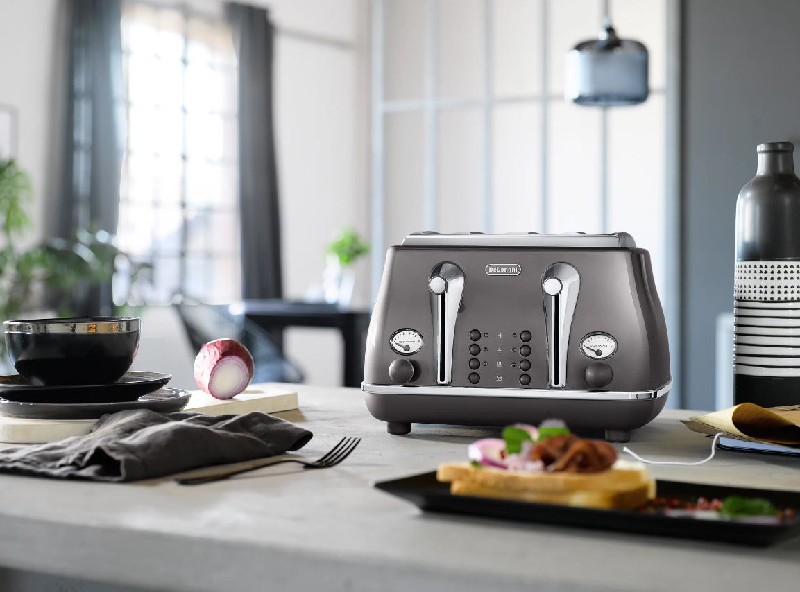 Delonghi Icona Grey 4 Slice Toaster CTOT4003GY - Metro Homecentre Menlyn