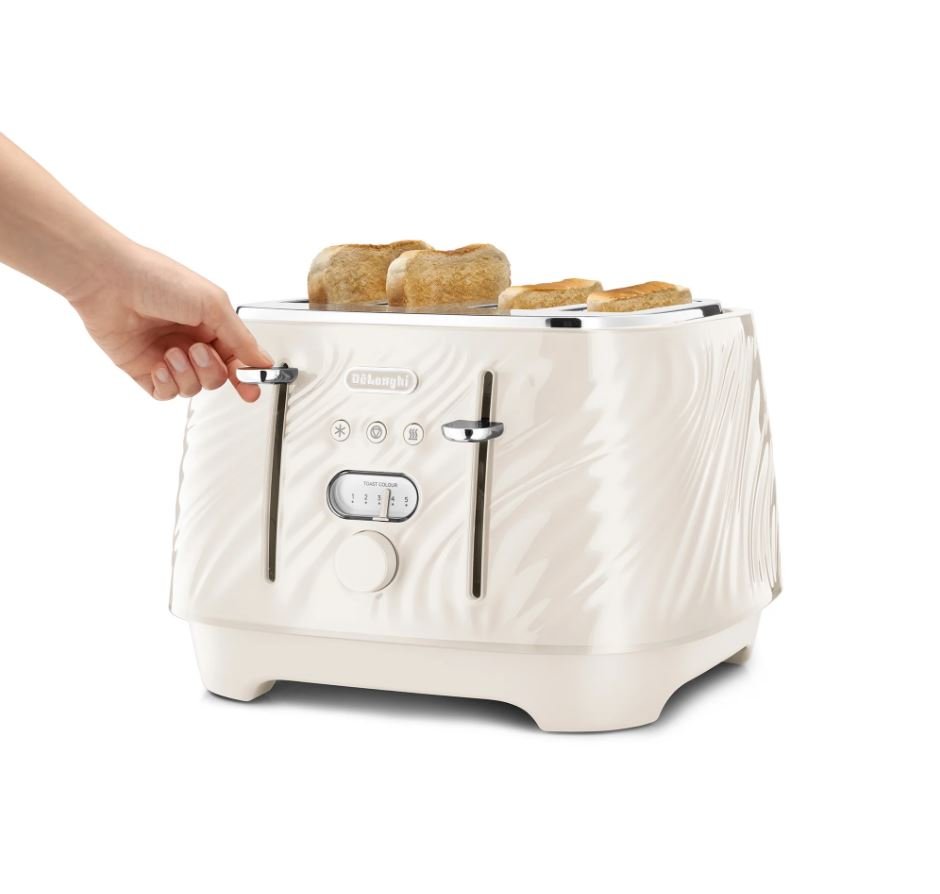 Delonghi Silk Beige 4 Slice Toaster CTDS4003CR - Metro Homecentre Menlyn