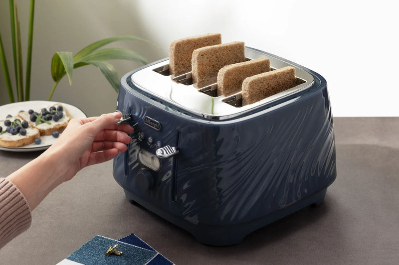 Delonghi Silk Blue 4 Slice Toaster CTDS4003BL - Metro Homecentre Menlyn