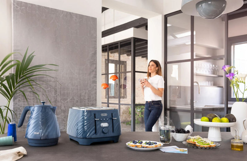 Delonghi Silk Blue 4 Slice Toaster CTDS4003BL - Metro Homecentre Menlyn