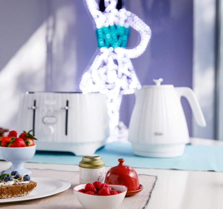 Delonghi Opaline White 1 - 7L Cordless Kettle KBD3001W - Metro Homecentre Menlyn