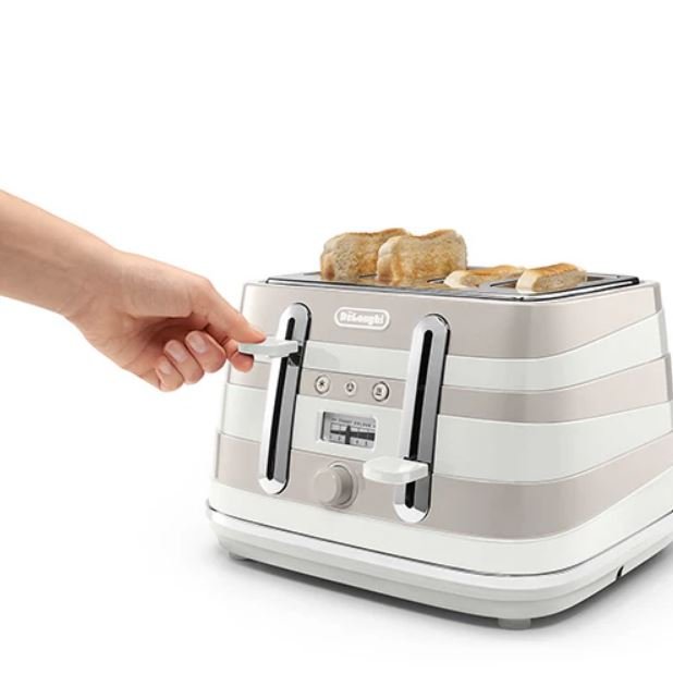Delonghi Avvolta White 4 Slice Toaster CTAC4003W - Metro Homecentre Menlyn