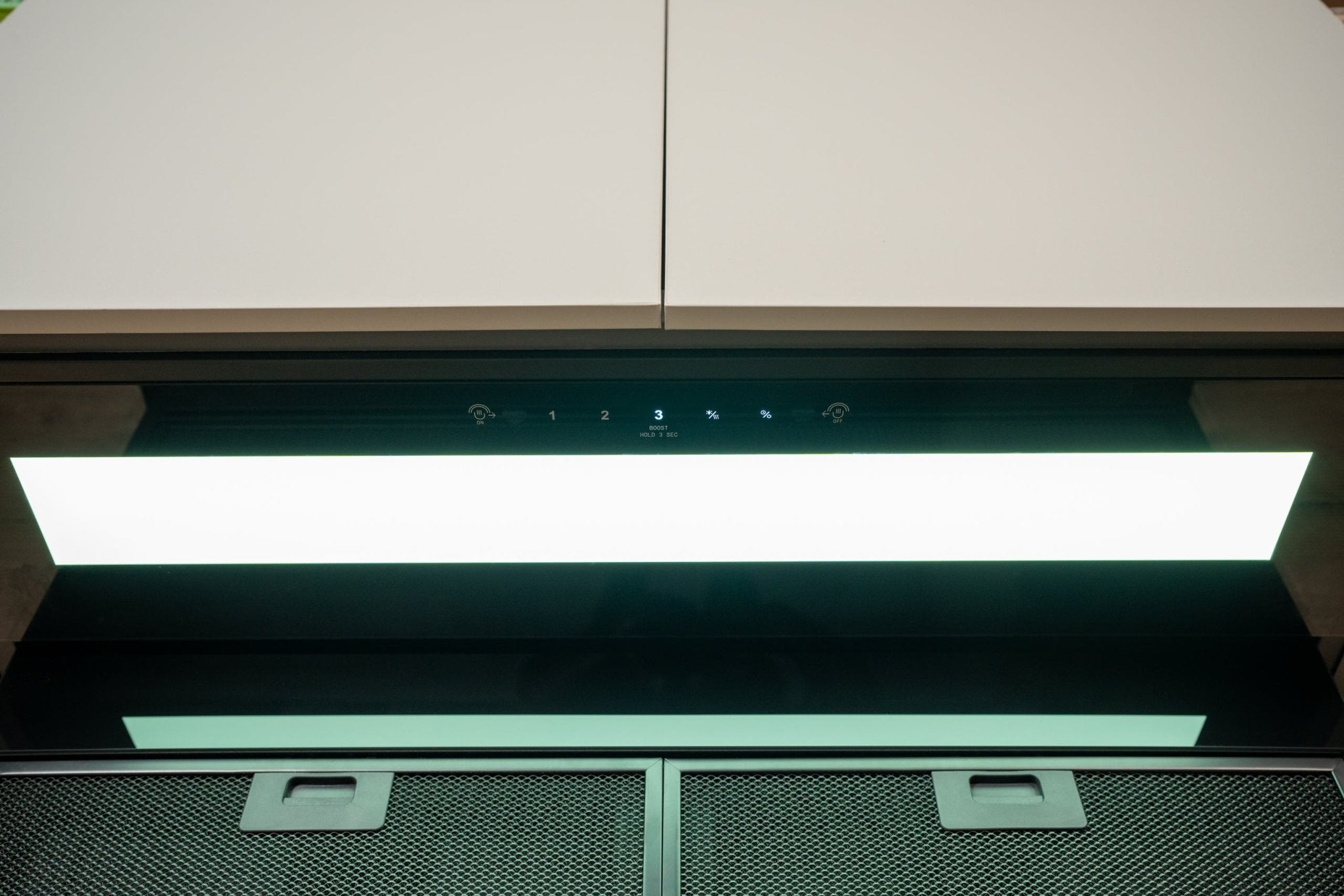 Falco 90cm Black Drop Down Extractor AR90761A - Metro Homecentre Menlyn
