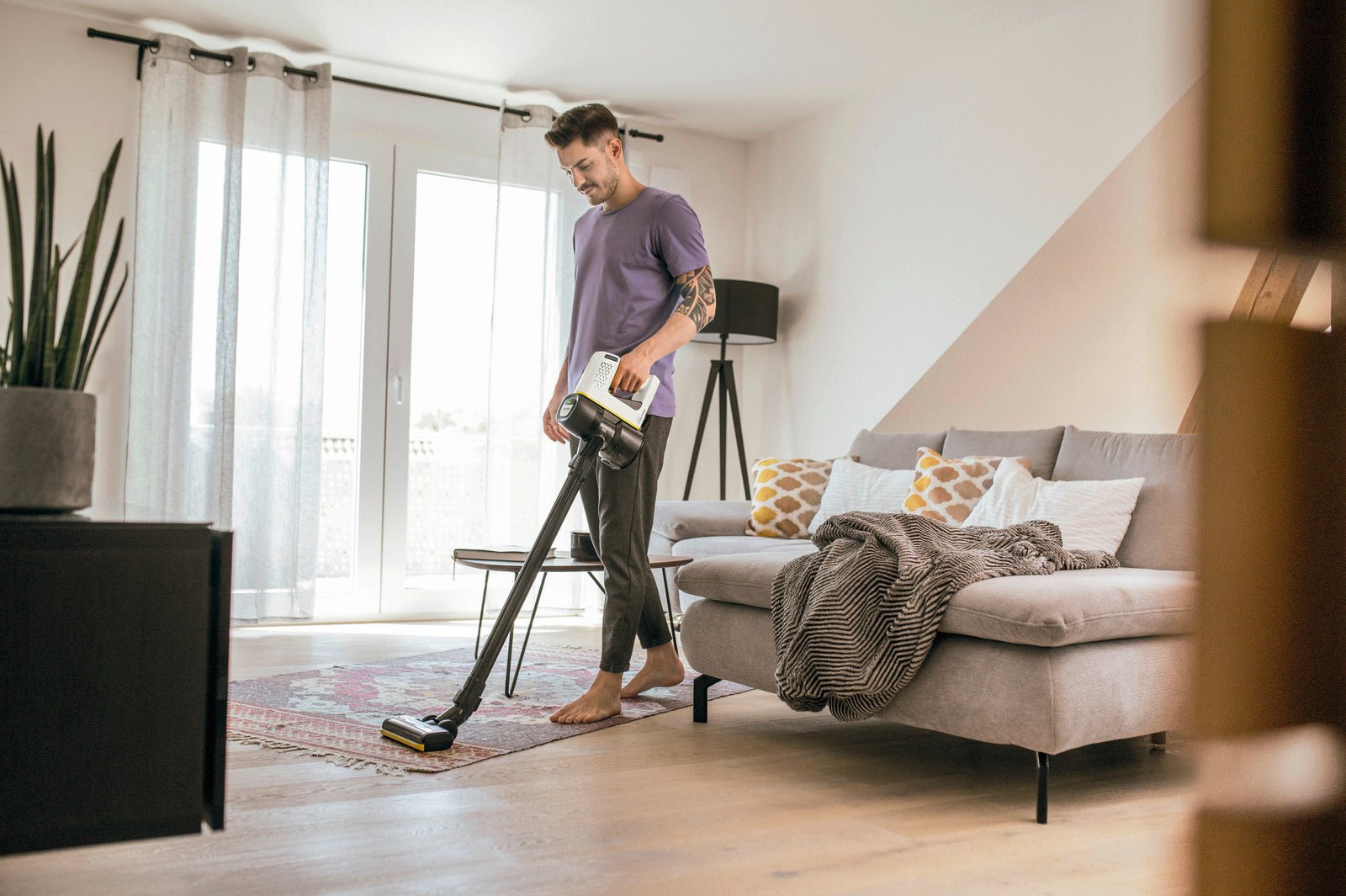 Karcher VC4 Cordless MyHome Upright Vacuum Cleaner - Metro Homecentre Menlyn