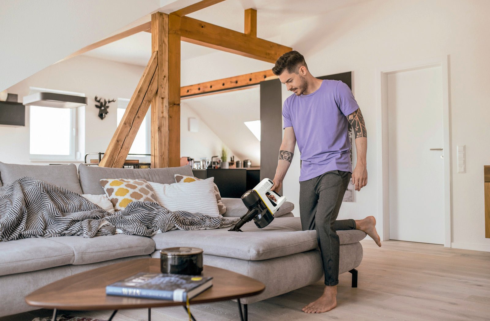 Karcher VC4 Cordless MyHome Upright Vacuum Cleaner - Metro Homecentre Menlyn