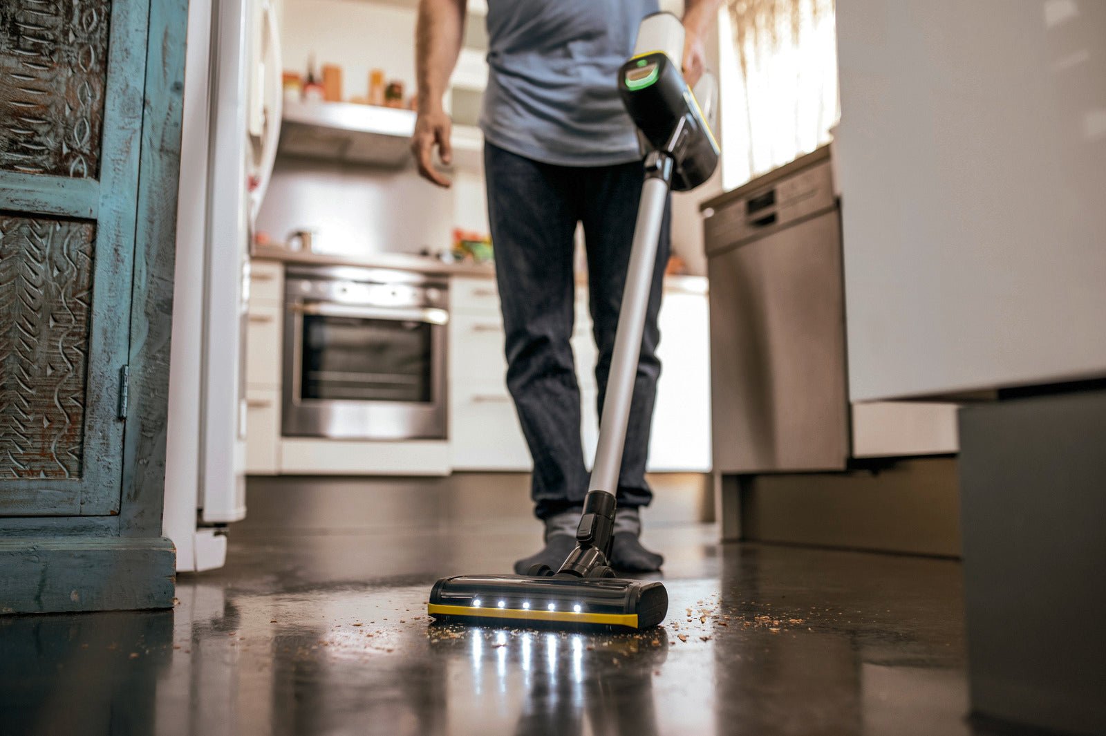 Karcher VC6 Cordless OurFamily Upright Vacuum Cleaner - Metro Homecentre Menlyn