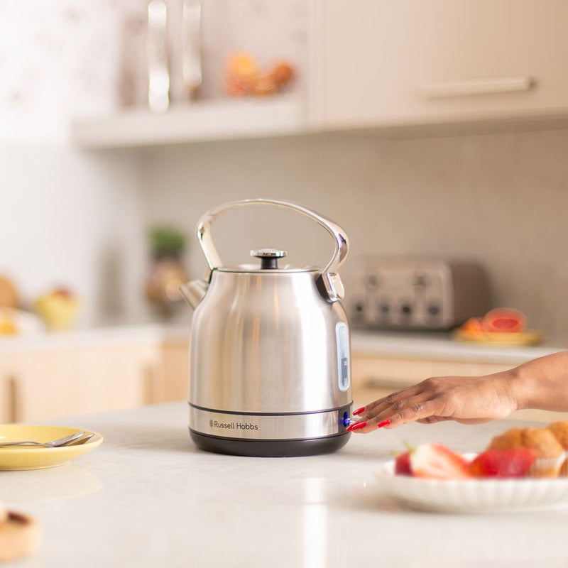 Russell Hobbs 1 - 7L SSteel Kettle RHSSK06 - Metro Homecentre Menlyn